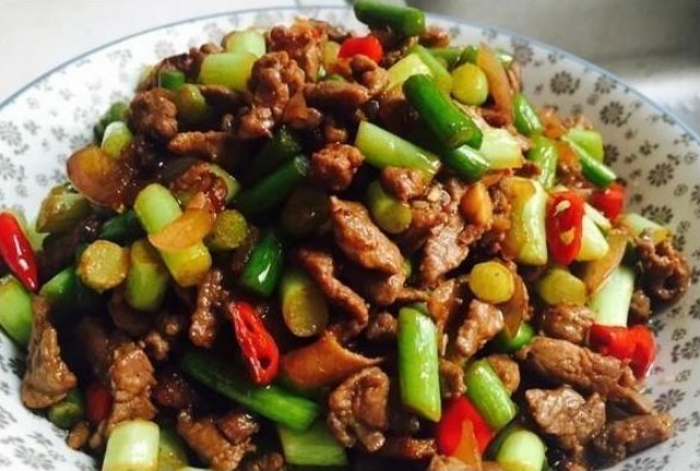 聚会餐桌上的几道抢手菜,爽口开胃还不油腻,做法简单,来试试吧