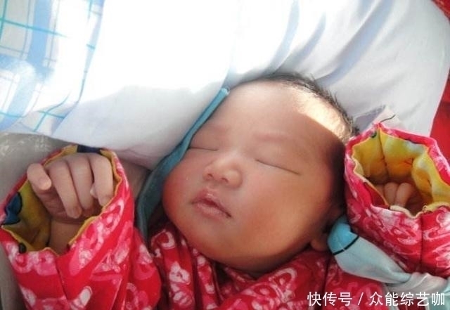 户口|爸爸姓万,给孩子取名,上户口时工作人员大呼这是贵族