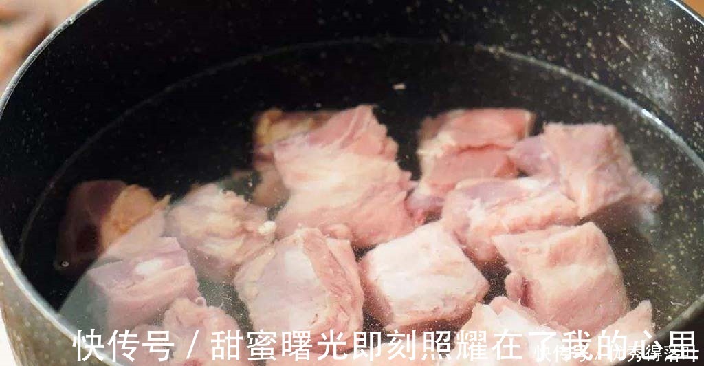 焯水|38年大厨不管炖什么肉,焯水前多加一步肉不仅鲜嫩还没腥味!
