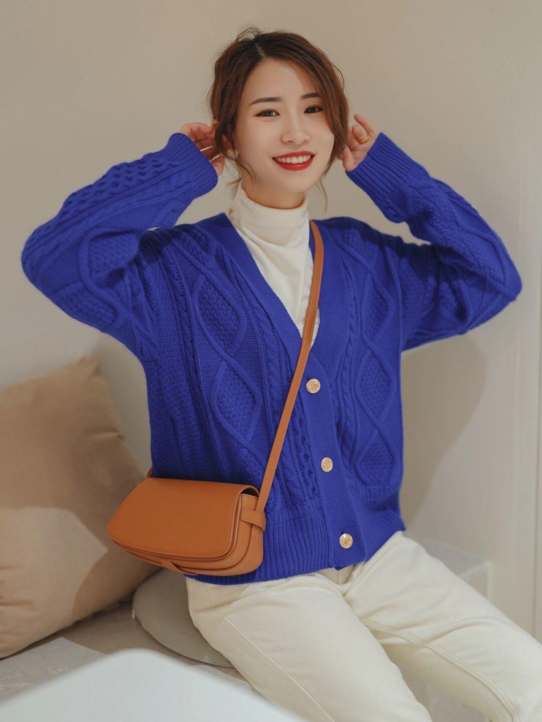 打扮|懂得打扮比长得好看更重要,今冬流行“毛衣开衫”,你有几件?