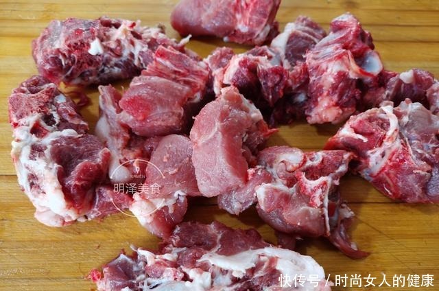 在南方少见,东北常见的一种野菜,加些排骨一炖,真的是一道美味
