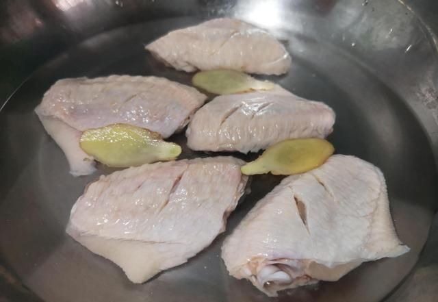 适量|鸡翅这样做,简单几步,香而不腻,每做一次孩子都能吃精光