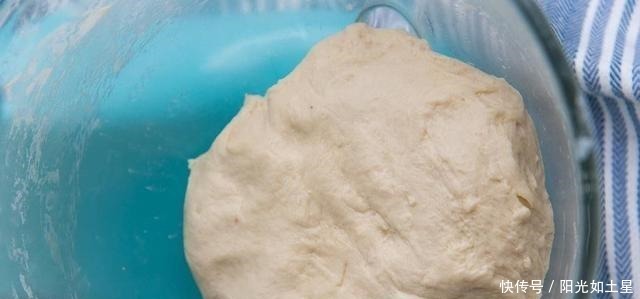 在家做面包，要掌握三个关键点，做的面包比面包店卖的好得多