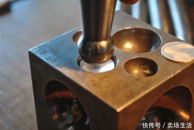 这件暗藏机关的项链,又变手链的可拆搭扣