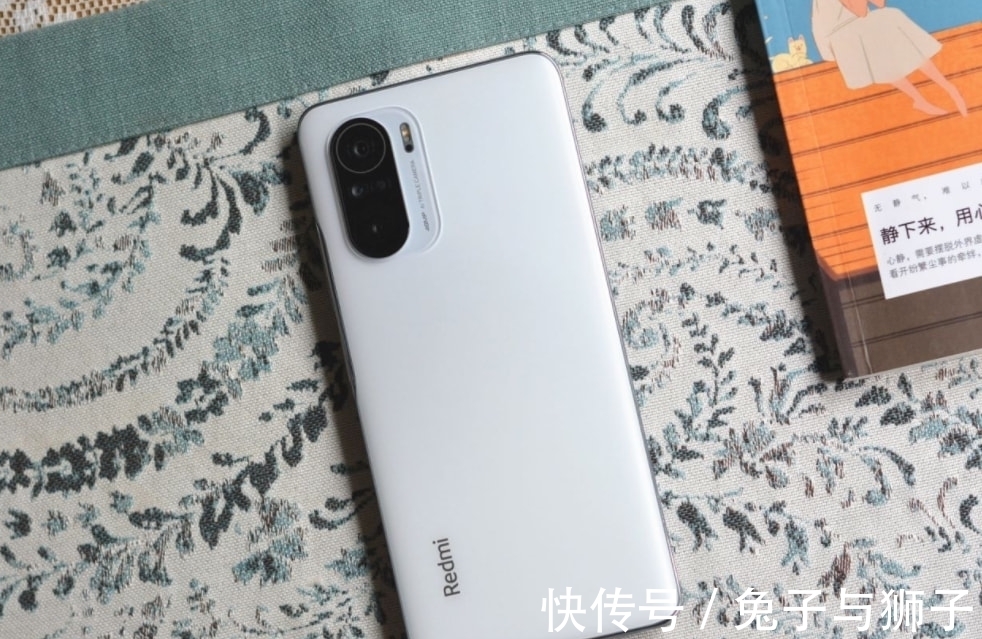 手机|12GB+256GB+三星E4屏，现已跌至2499元，热销顶配旗舰已重回低价