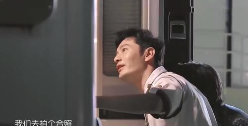 宁静|《中餐厅》:黄晓明把店长干成了厨师,遭责怪还要带全员去哄宁静