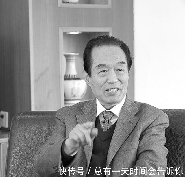 一炮而红|阎崇年凭《清十二帝疑案》一炮而红,为何最后遭讽"满清走狗"?