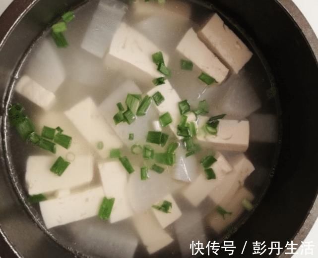 萝卜豆腐汤|白萝卜和它是绝配，隔三差五吃，暖胃又驱寒，咳嗽不咳，秋天不咳嗽