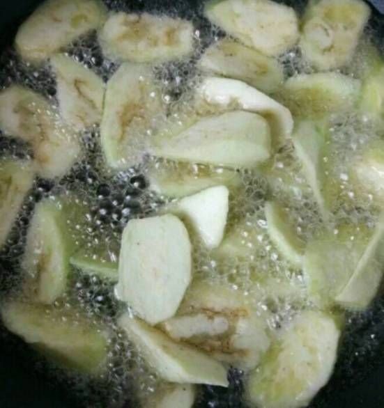 一根茄子、一个土豆、一根尖椒,就能做出不比肉菜差的地三鲜