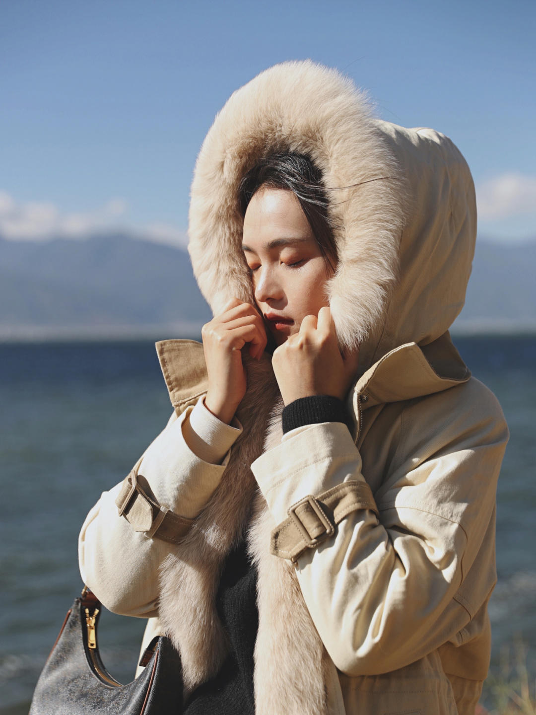 棉服|一件质量好的“棉衣”舒适又保暖,这四款正受宠,让你美得很气质