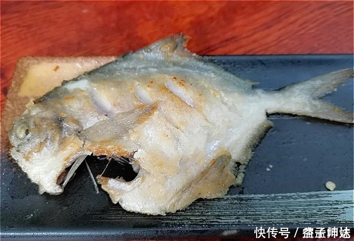 不管炖什么鱼,别再加醋了!试试新做法,肉质鲜嫩没腥味,太香了