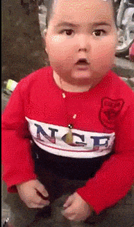 |搞笑GIF:不好意思打扰一下,请问你们是要组团去搞笑吗?