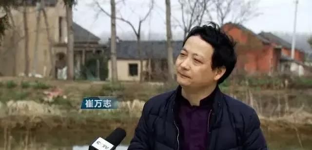 乐嘉首次公开露面，直播间潸然泪下，对《超级演说家》余怒未消