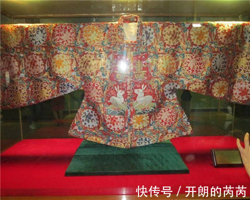 盗墓贼!考古队挖开雍正墓,看了一眼连忙撤退,还用水泥封死,是何原因