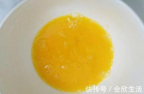 蒸鸡蛋羹,最忌直接加水蒸,再加这一步,鲜嫩无蜂窝,入口即化!