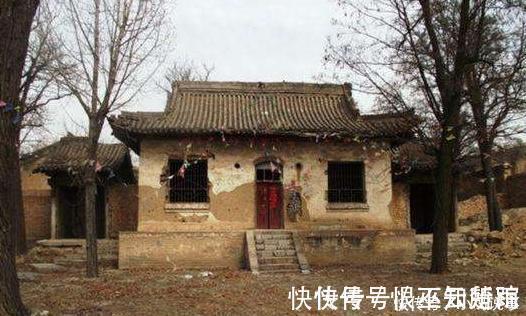 夜路@古代人们在赶夜路时,为啥宁愿睡在坟地,也不愿在破庙中过夜