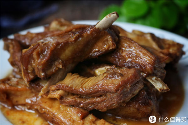 羊排这样做真香，肉都离骨了，一锅炖3斤吃起来太过瘾了