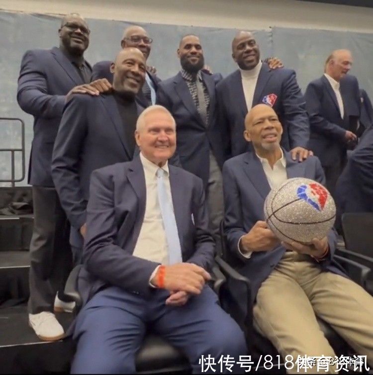 詹姆斯|泪目!NBA75周年詹皇魔术师湖人7大超巨同框,logo男指C位留给科比