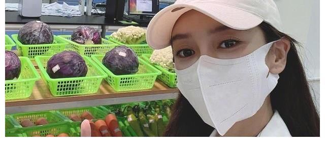 跑男|Angelbaby清晨现身蔬菜物流园《奔跑吧·黄河篇2》跑男团助农卖菜