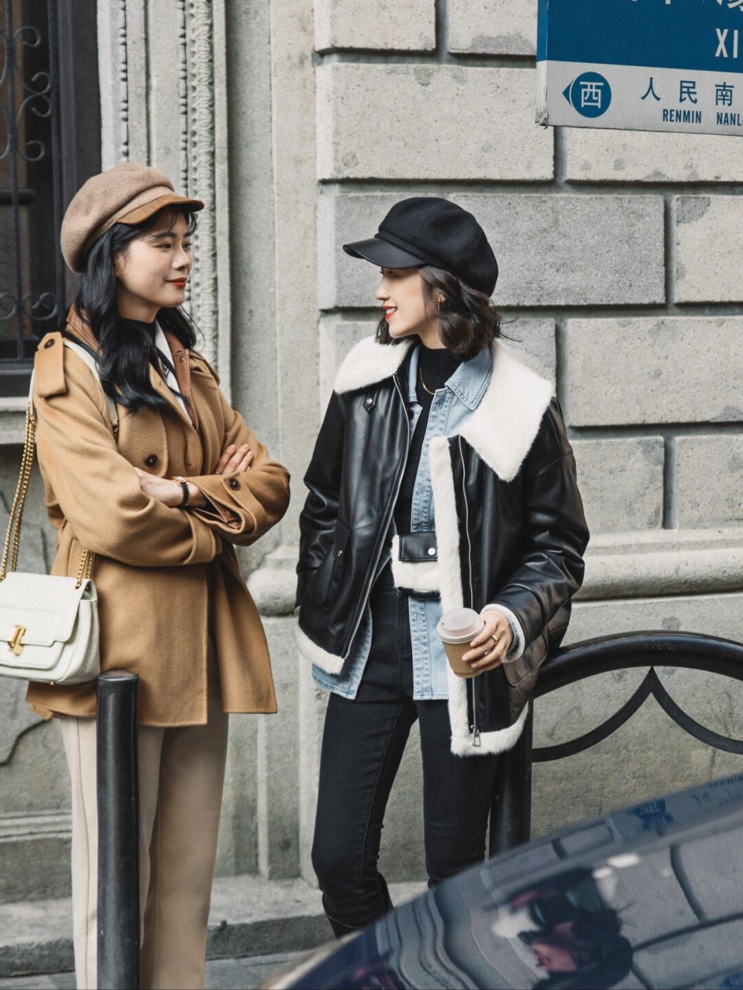 质地 “皮毛一体外套”又火了,这几种搭配保暖又帅气,普通人也能驾驭