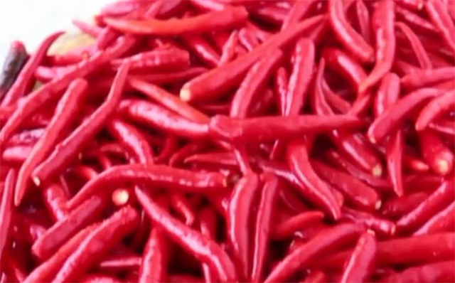 二十年秘制剁椒酱,做法和配方告诉你,香辣过瘾,保存一年不会坏