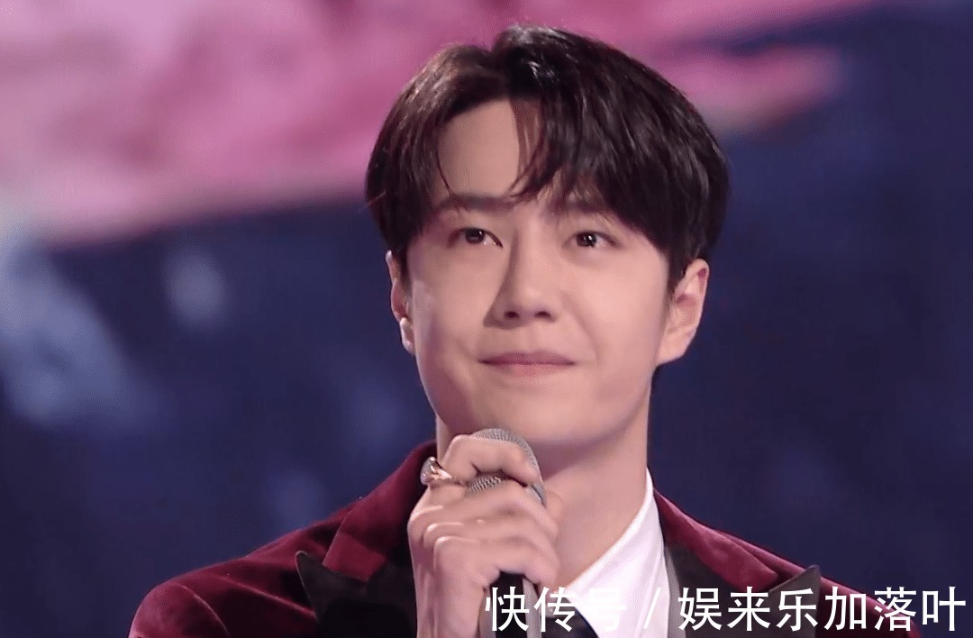 王一博跨年表演实力在线,却敌不过“脸肿”差评,更有粉丝脱粉