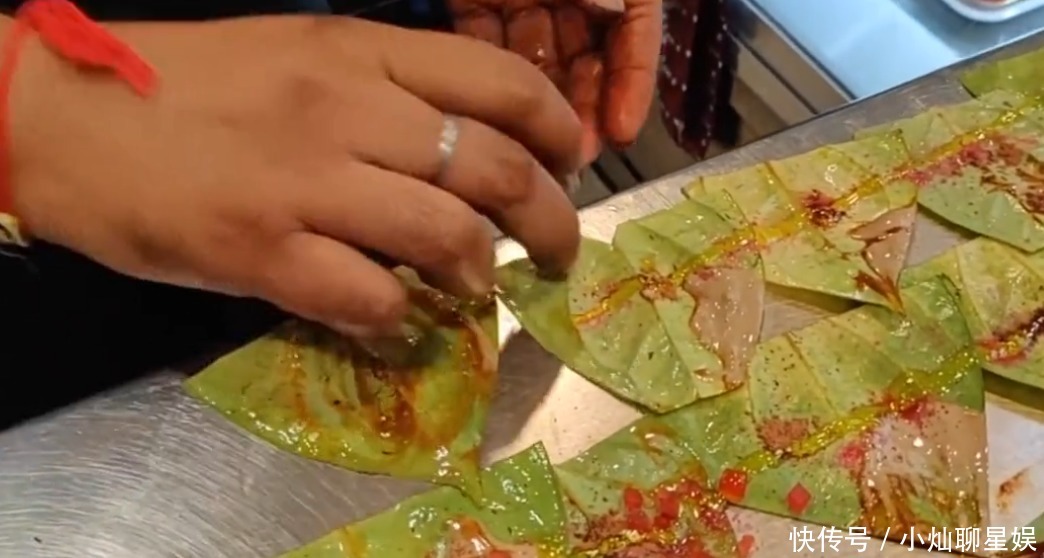 小吃|印度奇葩零食,燃烧的槟榔叶,冒着火塞进嘴里,据说对口臭有奇效