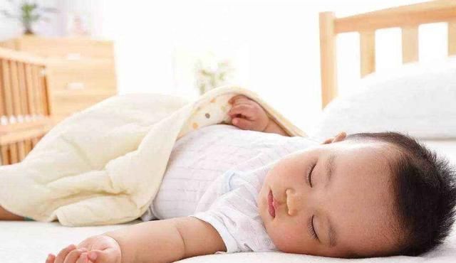 孩子|天再冷,也不能让宝宝这么睡,难受还容易生病,聪明妈妈要牢记