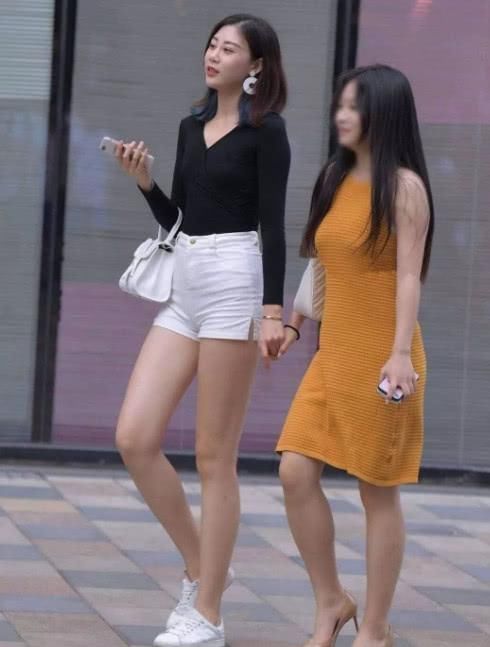 时尚达人们|街拍美女:一米八的小姐姐,这双腿完美