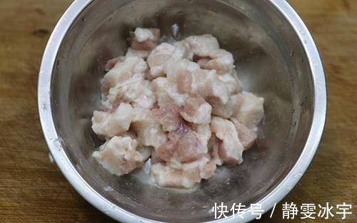 土豆不要炒土豆丝了，教你一道传统老菜炒三丁，做法简单好吃下饭