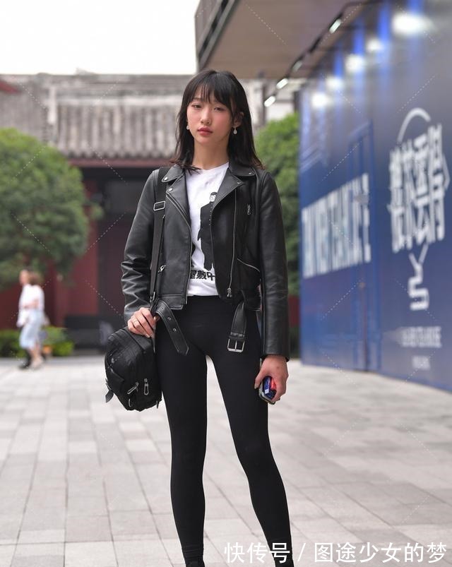 穿搭方式 打底裤小姐姐穿出时尚美感,展现出时尚美观的魅力,更加漂亮