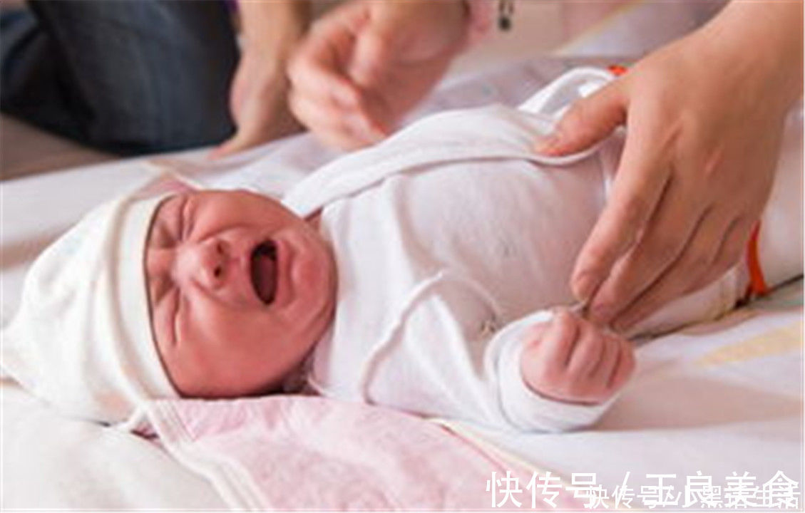 护士|婴儿为什么一出生就哭？不哭护士还动手打？千万别心疼宝宝被打