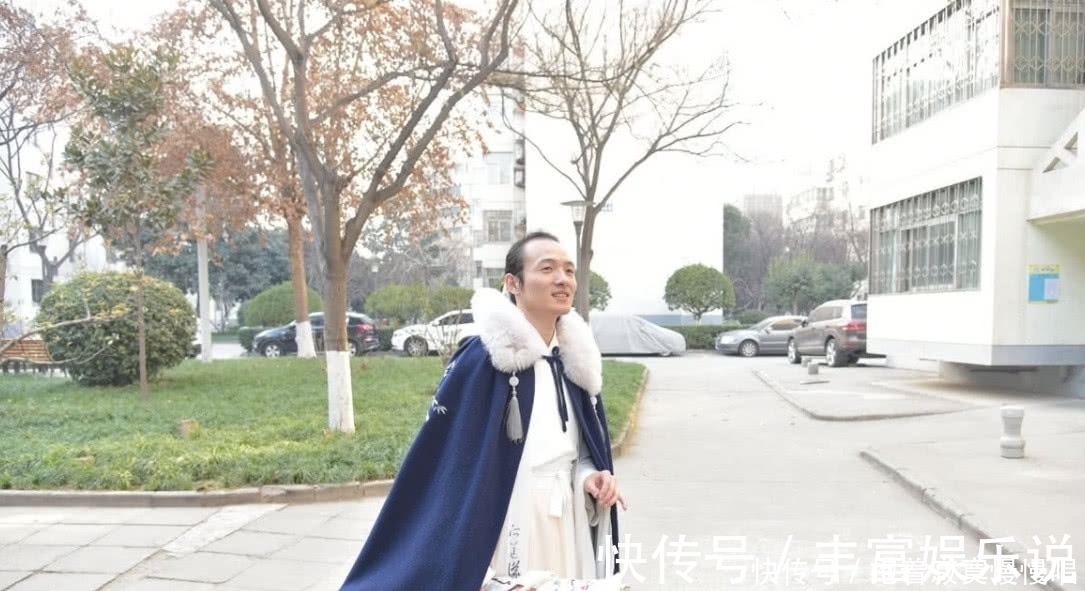 长发|奇闻:男子痴迷穿汉服留长发,网友纷纷点赞,却遭家人一脸嫌弃