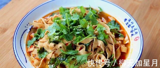 豆腐皮这样做太香了,冬天一周吃3次,麻辣爽口,吃一次念念不忘!
