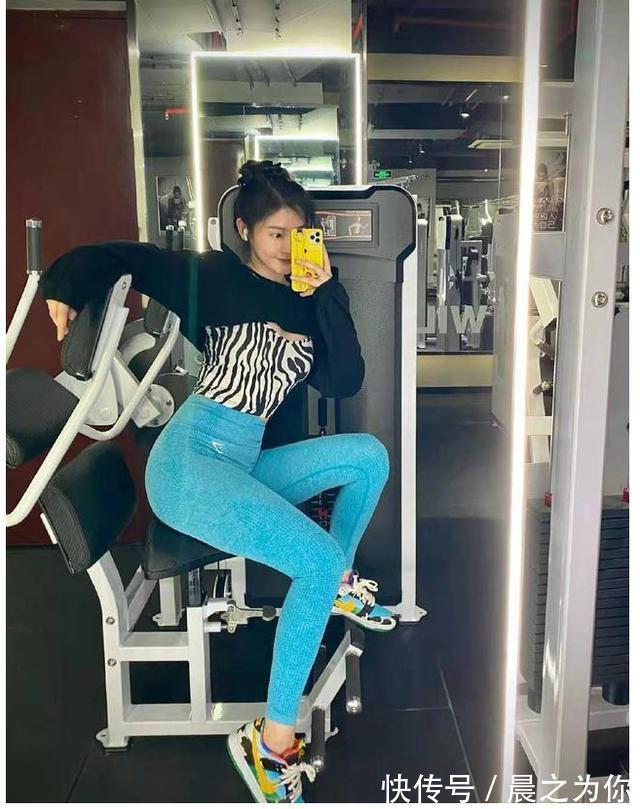 美女|身高177cm的健身美女,曲线迷人,腰肢纤细,坚持运动是关键