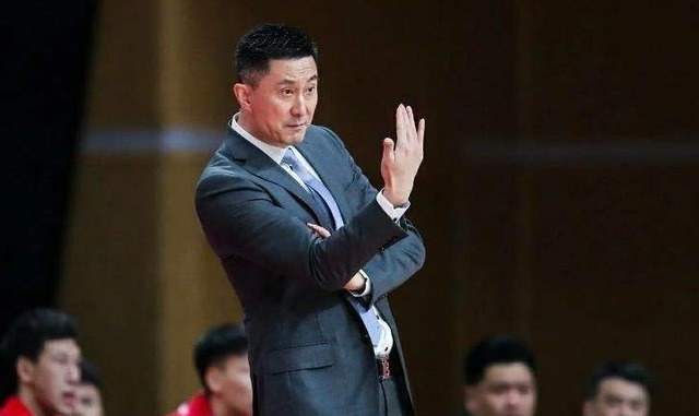 cb正式官宣!CBA名帅意外下课,或重返中国男篮,与杜锋再携手