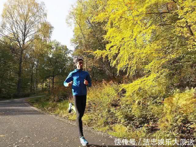 湿气重的人，谨记晨起3不要，晚上3远离，湿气慢慢消失不见