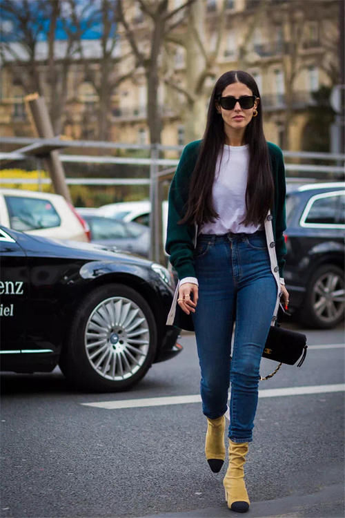 短款针织开衫怎么穿？学学这些潮人们的穿法，特时髦