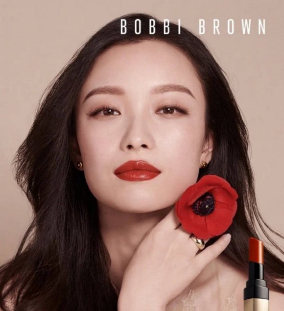 自降咖位跪舔流量鲜肉？又一奢侈品牌跌落神坛？