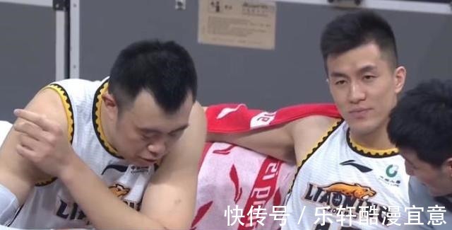 杜锋|广东队惨败辽篮!阿联被戏耍,杜锋苦笑,郭艾伦躺着看比赛