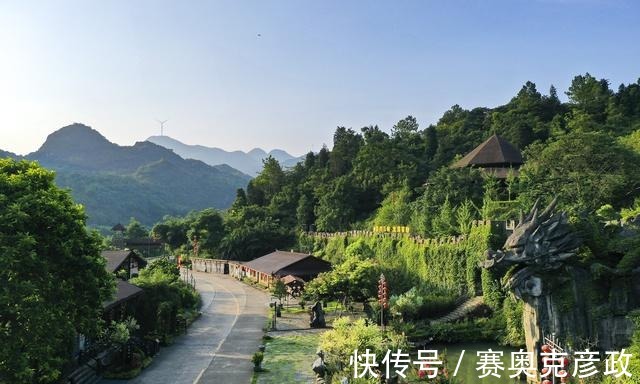 连州|湖南人乐此不疲旅游的广东景区，可媲美长江三峡和漓江山水，绝