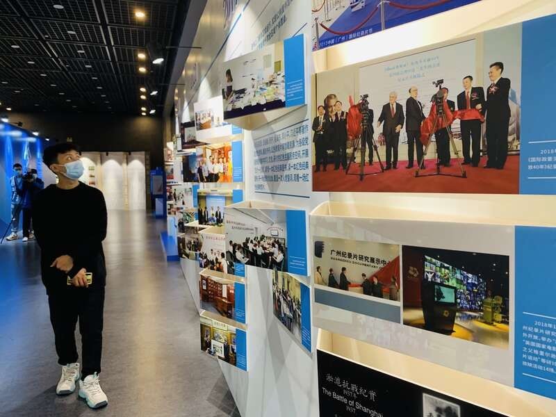 公共图书馆#广州图书馆开馆40年 注册读者超240万人 服务市民上亿人次