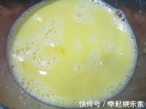老少皆宜|蒸水蛋，开水蒸还是凉水蒸很多人都没做对，难怪鸡蛋总呈蜂窝状
