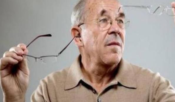 胡萝卜|视力不好就吃胡萝卜?西兰花、芹菜叶效果会更好,痛风人群都可吃