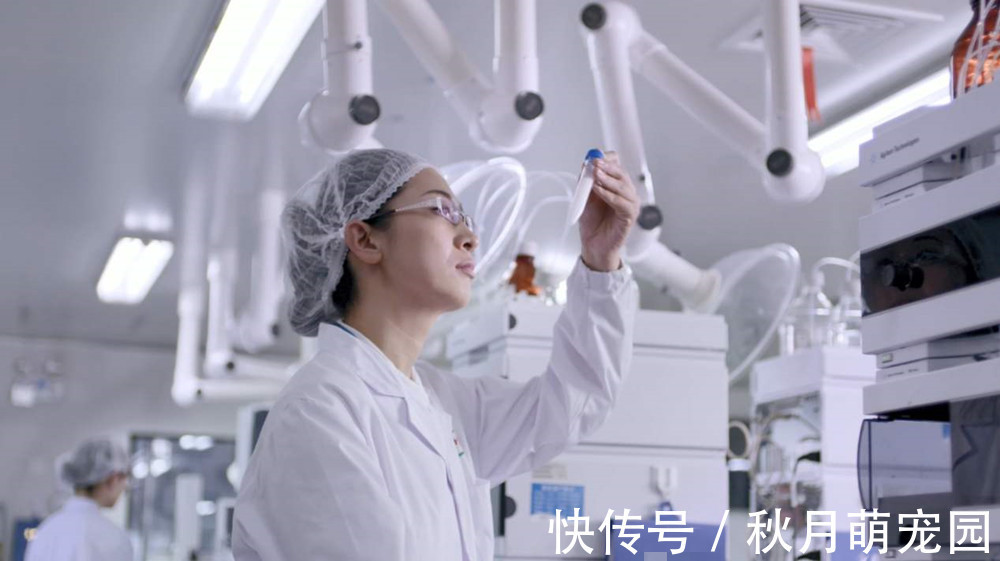 母乳喂养|母乳过稀是没营养吗?宝妈偷喂被婆婆嫌弃,两大类奶水要分清