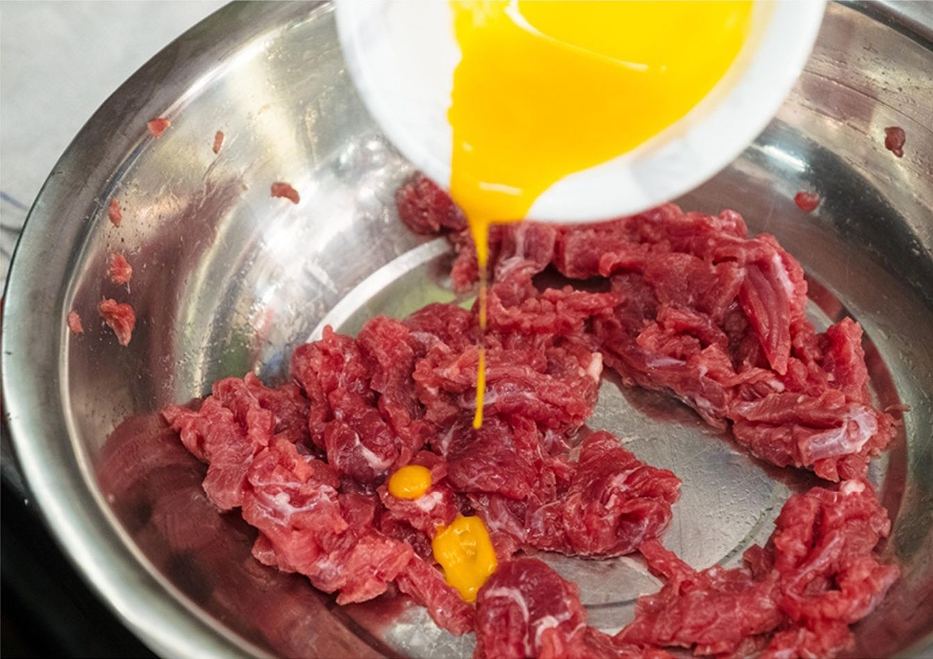 腌牛肉|牛肉又老又硬,因为你只会加生粉,大厨一招就把牛肉变得又嫩又滑