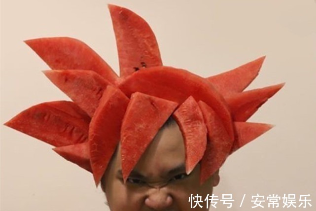 西瓜皮|小哥低成本COS龍珠角色,超紅悟空表情到位,沙魯的造型引人注目