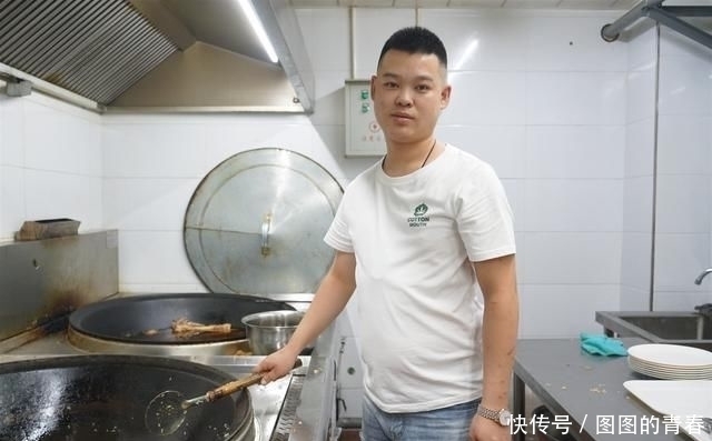90后小伙卖手抓饭食客一个视频让他走红,每天轻松卖出200碗