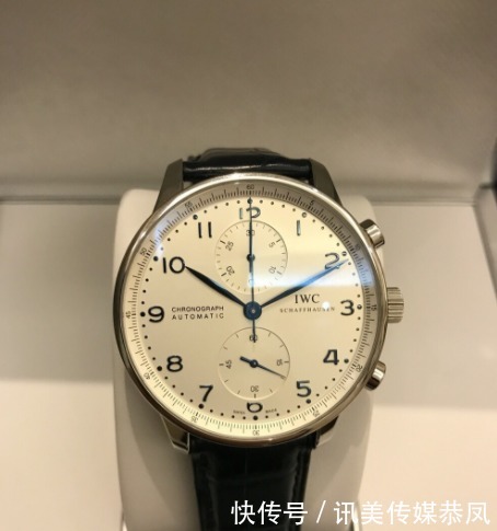 报道|职场男人应该送自己的礼物,万国葡计腕表来报道