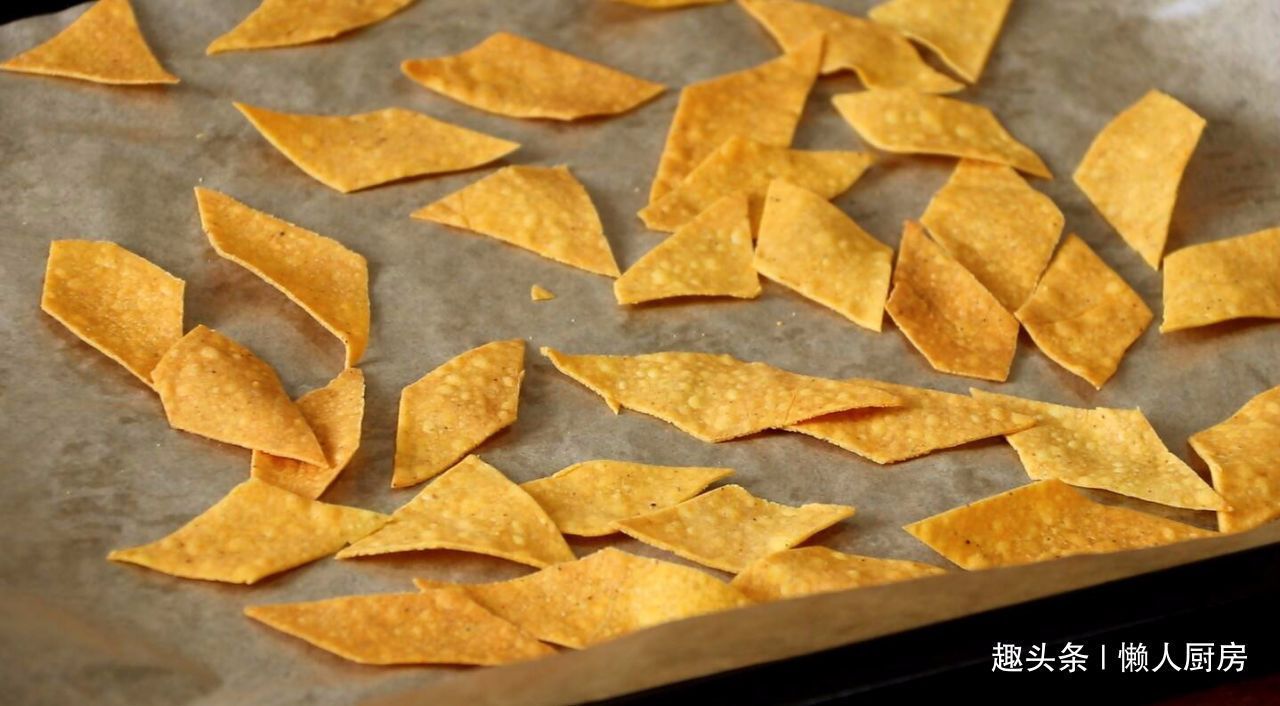 不用油炸，不加一滴水，教你用玉米粉做小零食，比薯片还好吃